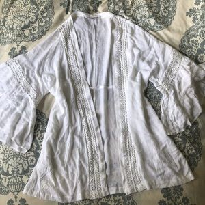 American Eagle White OS Kimono